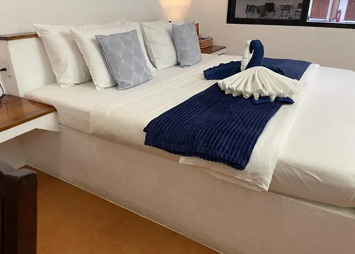 Parrot Resort 4*