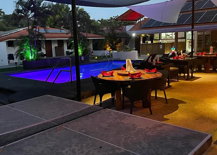 Parrot Resort 4*