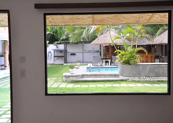 Resort Parrot