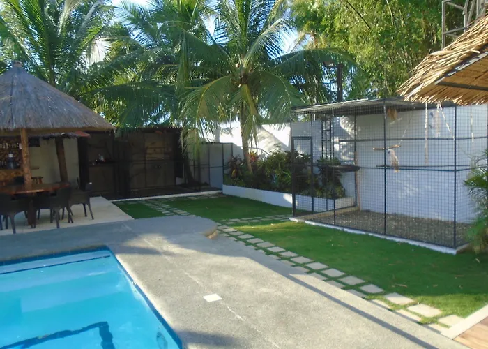 Parrot Resort Moalboal