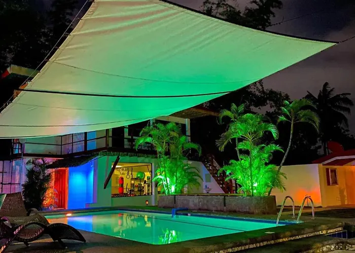 Parrot Resort Moalboal